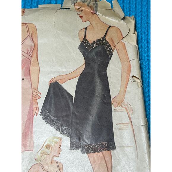 Simplicity Sewing pattern 1144 dress slip half slip 1940 size 16 bust 34 - Picture 6 of 11